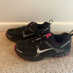 Nike Kids or Women Vomero 5